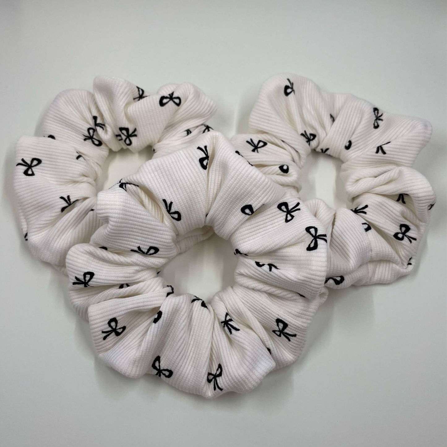 THE BONITA'S BOW-MANCE HAIR SCRUNCHIE