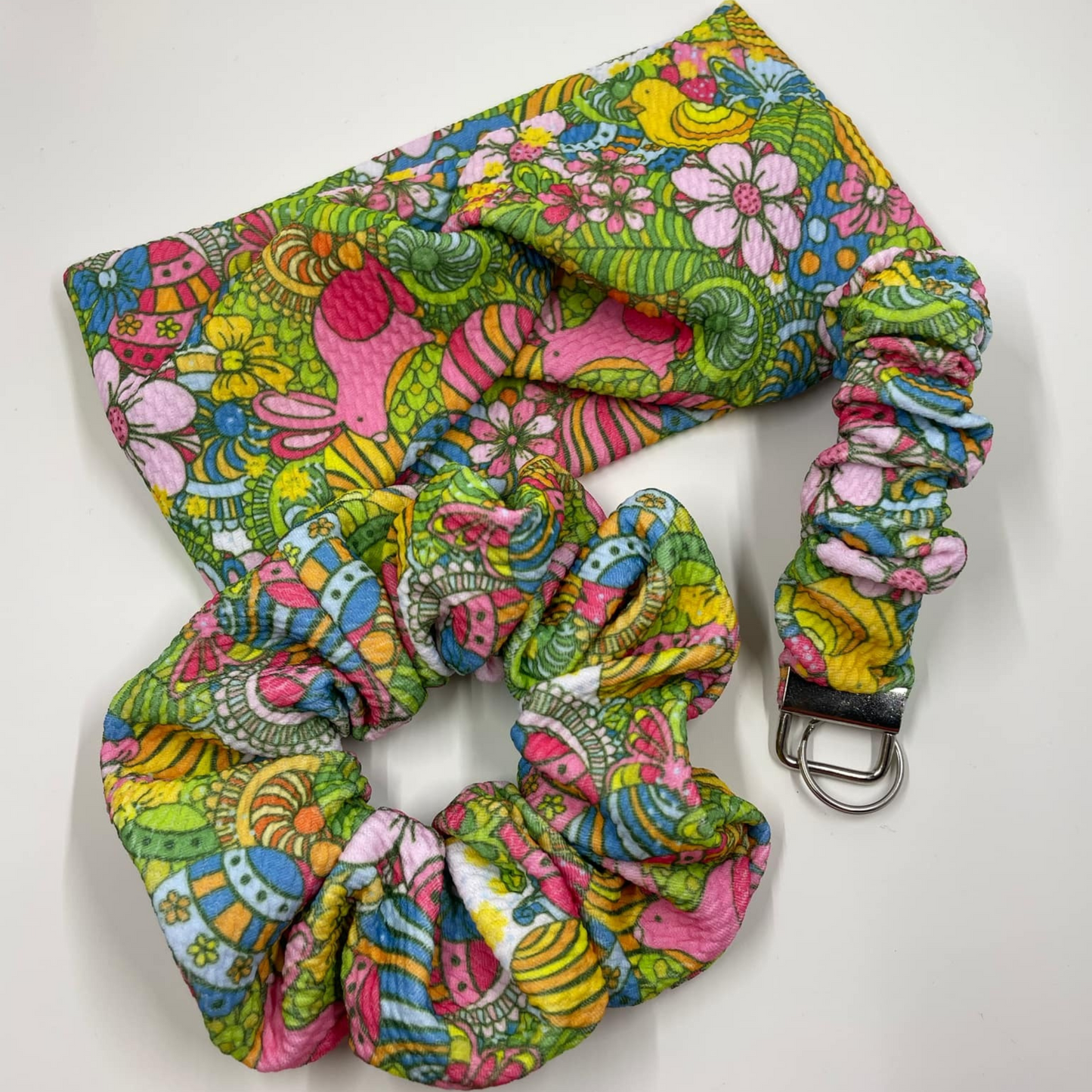 THE BONNIE BLOOMS SCRUNCHIE KEYCHAIN