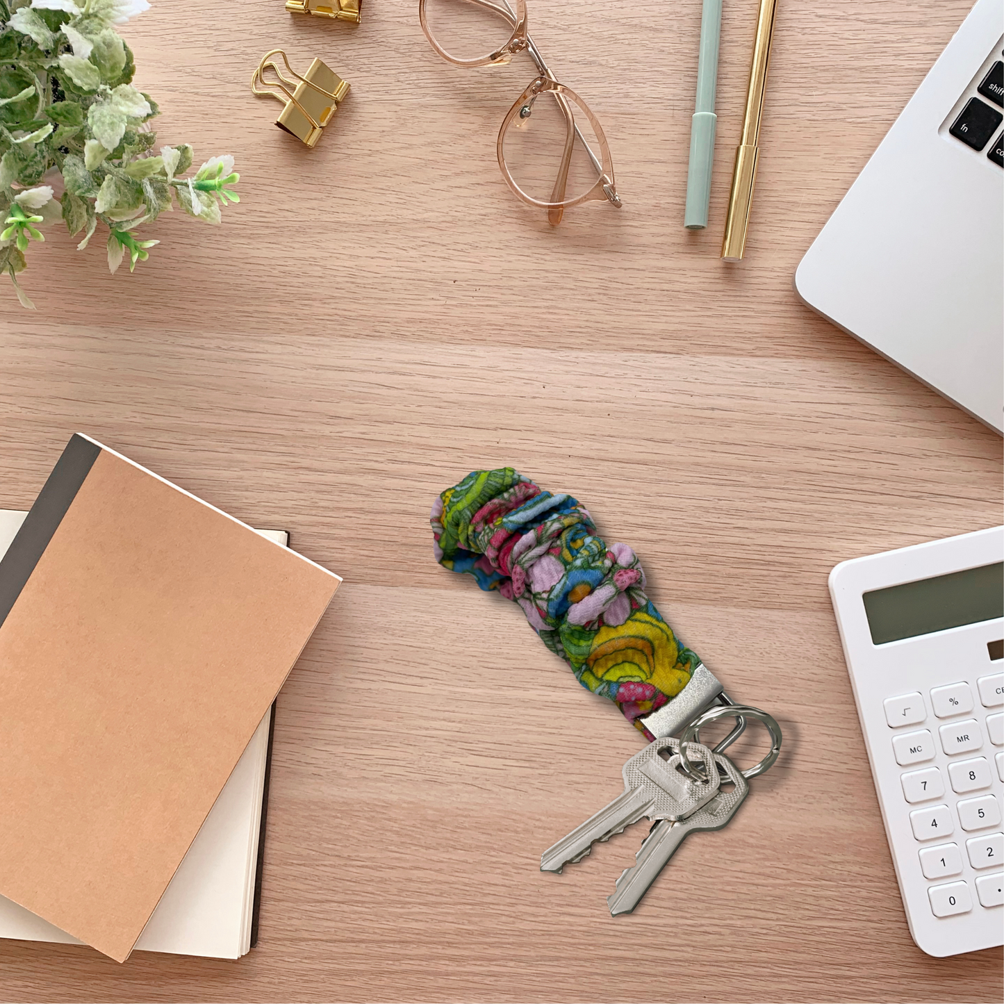 THE BONNIE BLOOMS SCRUNCHIE KEYCHAIN