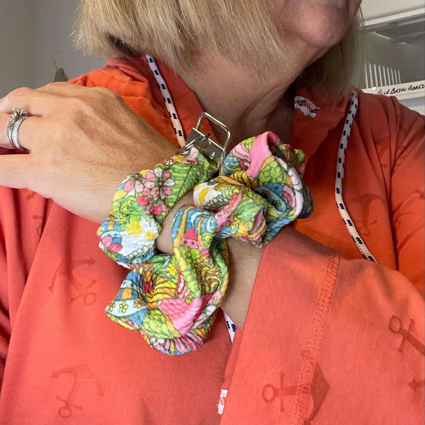 THE BONNIE BLOOMS SCRUNCHIE KEYCHAIN