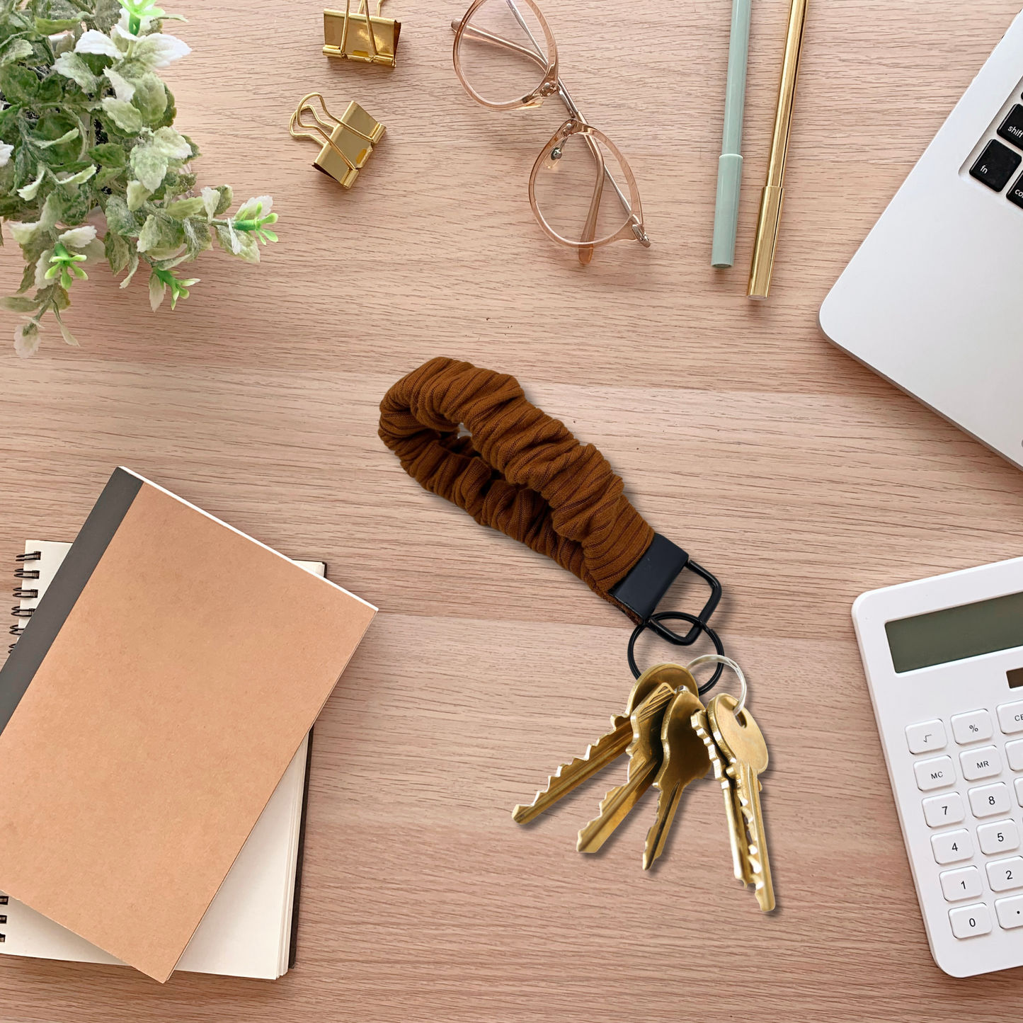 THE CINNAMON GIRL SCRUNCHIE KEYCHAIN