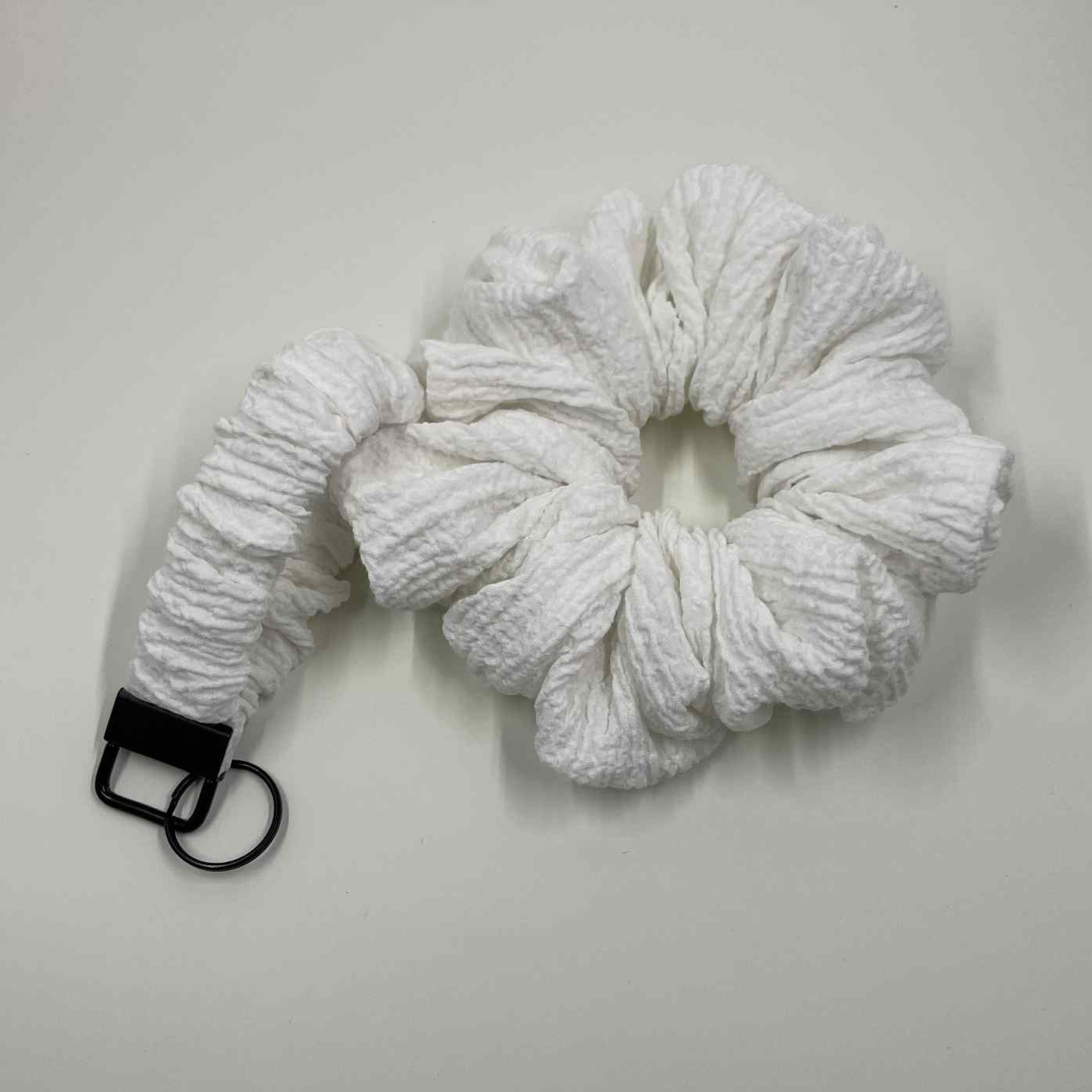 THE EVEREST SCRUNCHIE KEYCHAIN