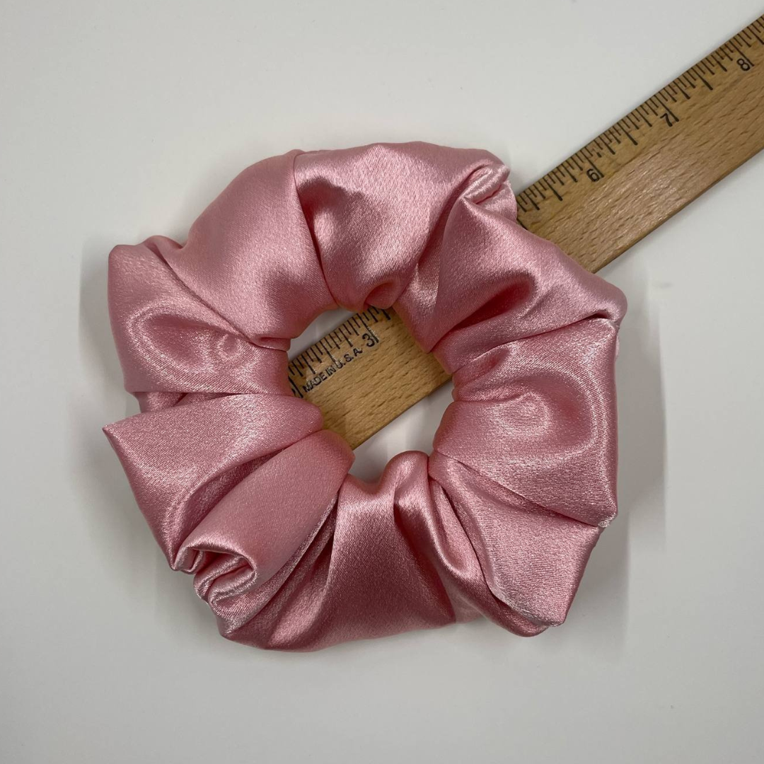 THE BALLET PINK SATIN CLASSIC HAIR SCRUNCHIE