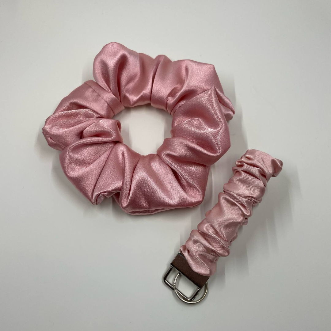 THE BALLET PINK SATIN CLASSIC HAIR SCRUNCHIE