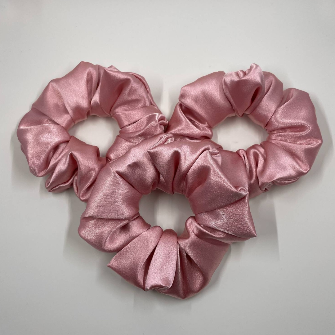 THE BALLET PINK SATIN CLASSIC HAIR SCRUNCHIE