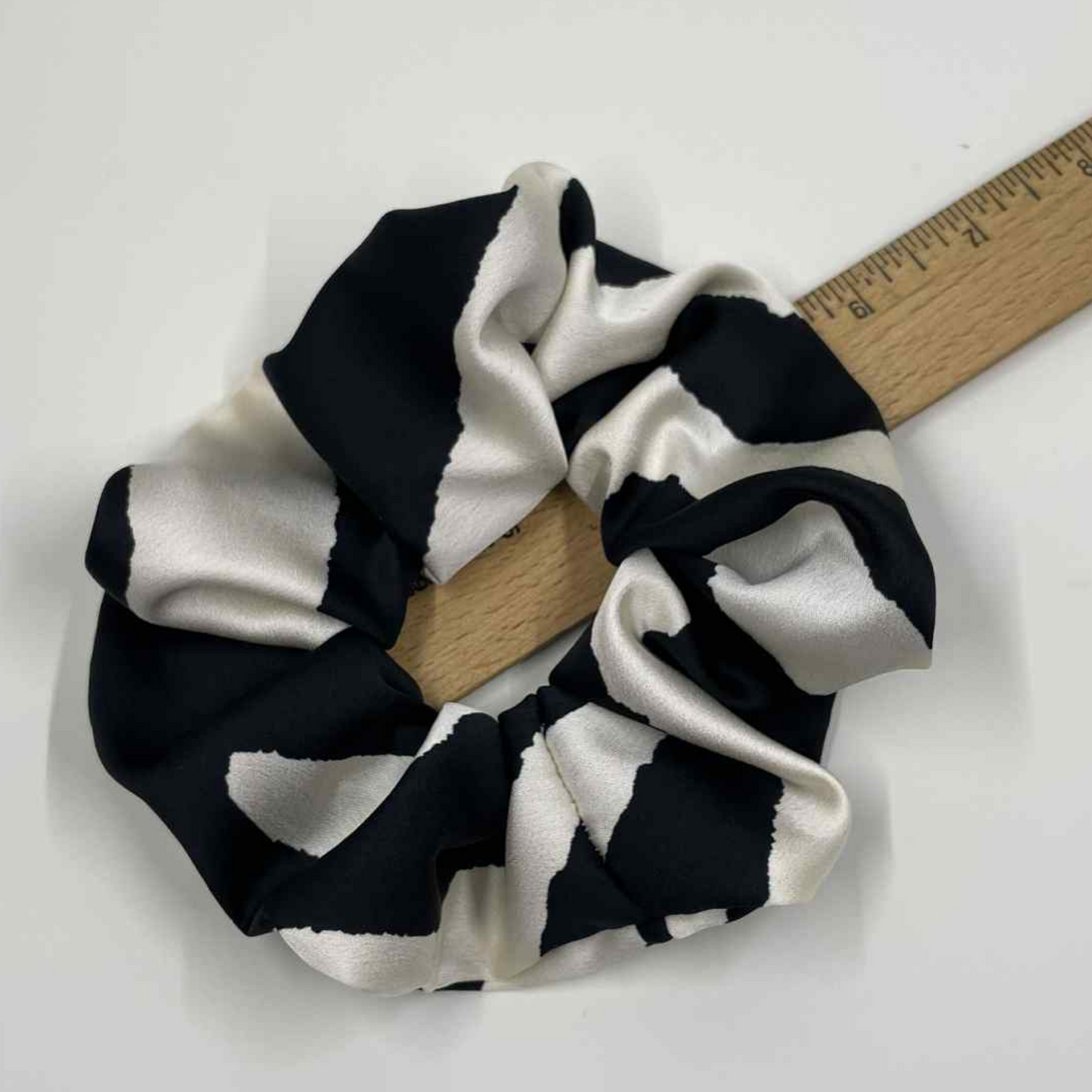 THE ZELDA ZEBRA HAIR SCRUNCHIE