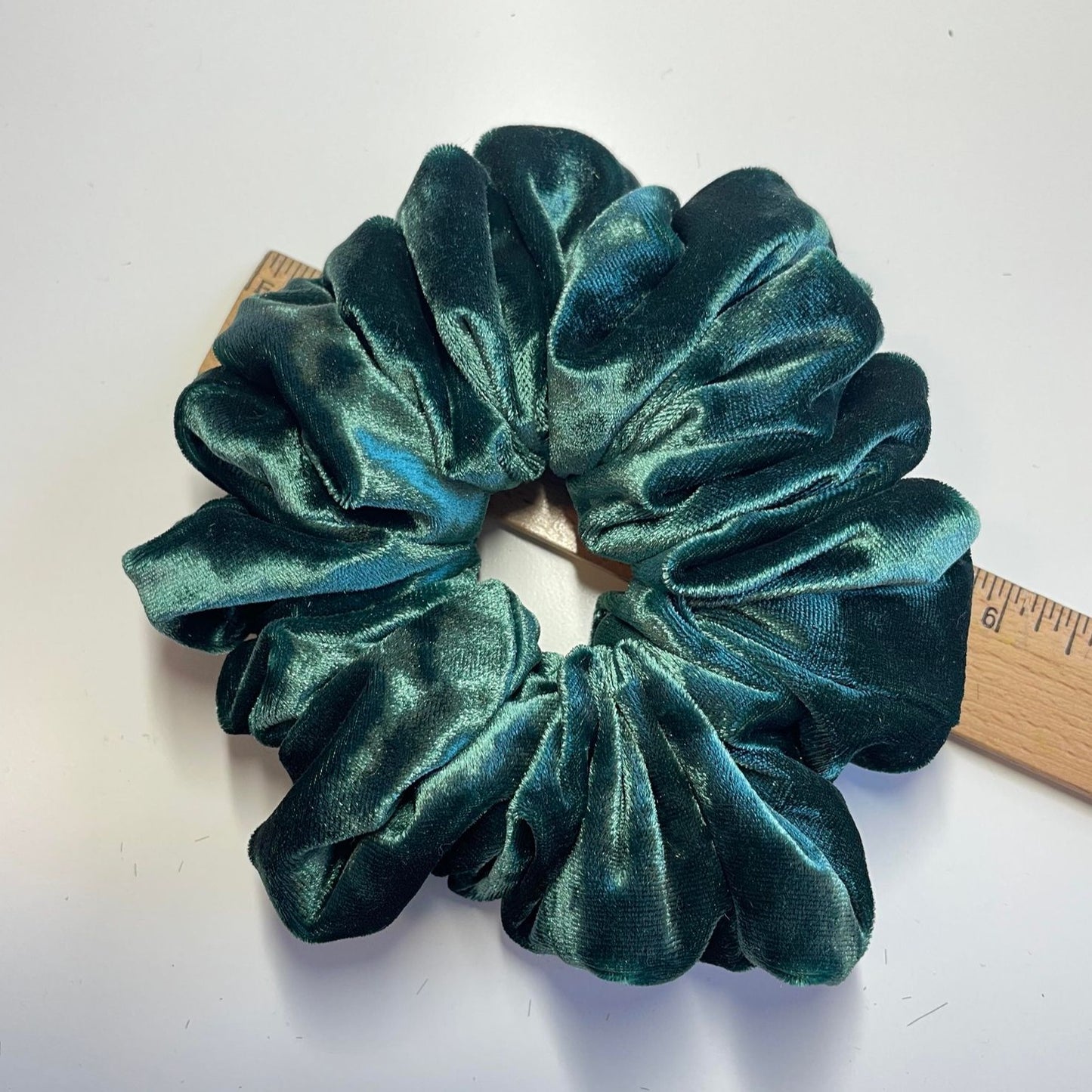 THE HUNTER XL HAIR SCRUNCHIE