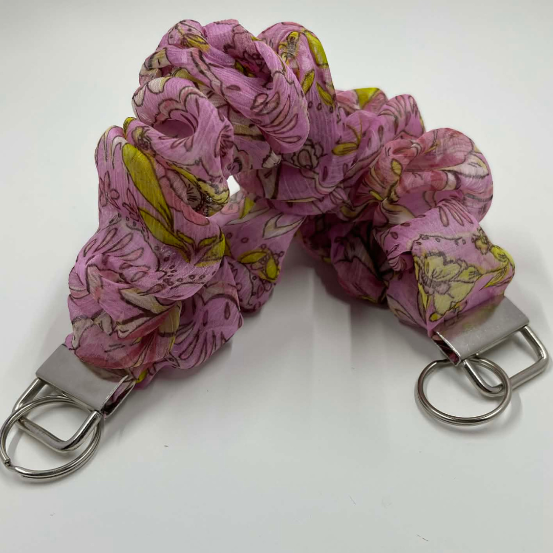 THE ANALISE SCRUNCHIE KEYCHAIN
