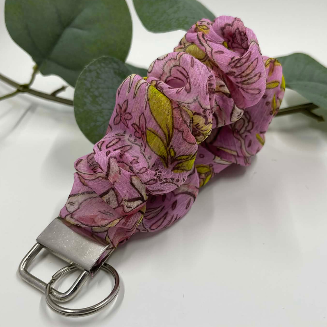 THE ANALISE SCRUNCHIE KEYCHAIN