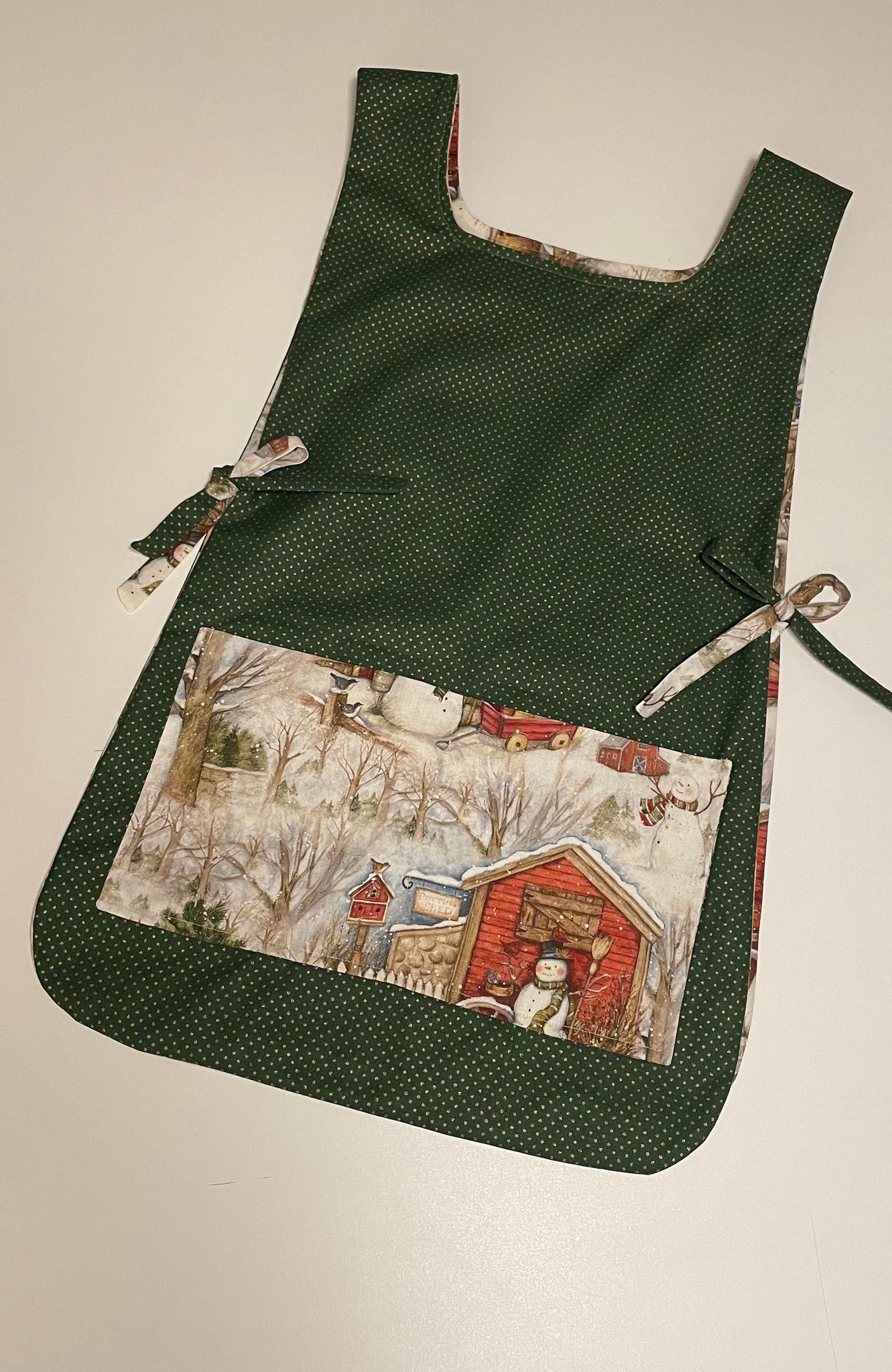 THE BARNYARD SNOWMAN REVERSIBLE APRON