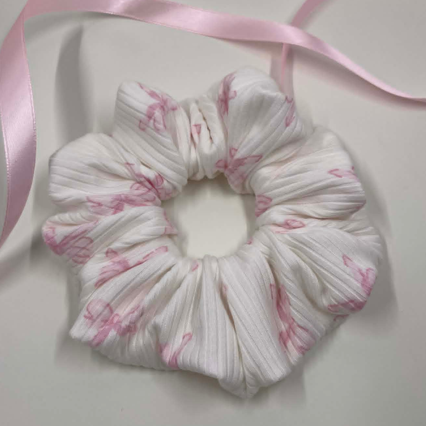 THE COQUETTE PINK BOW HAIR SCRUNCHIE