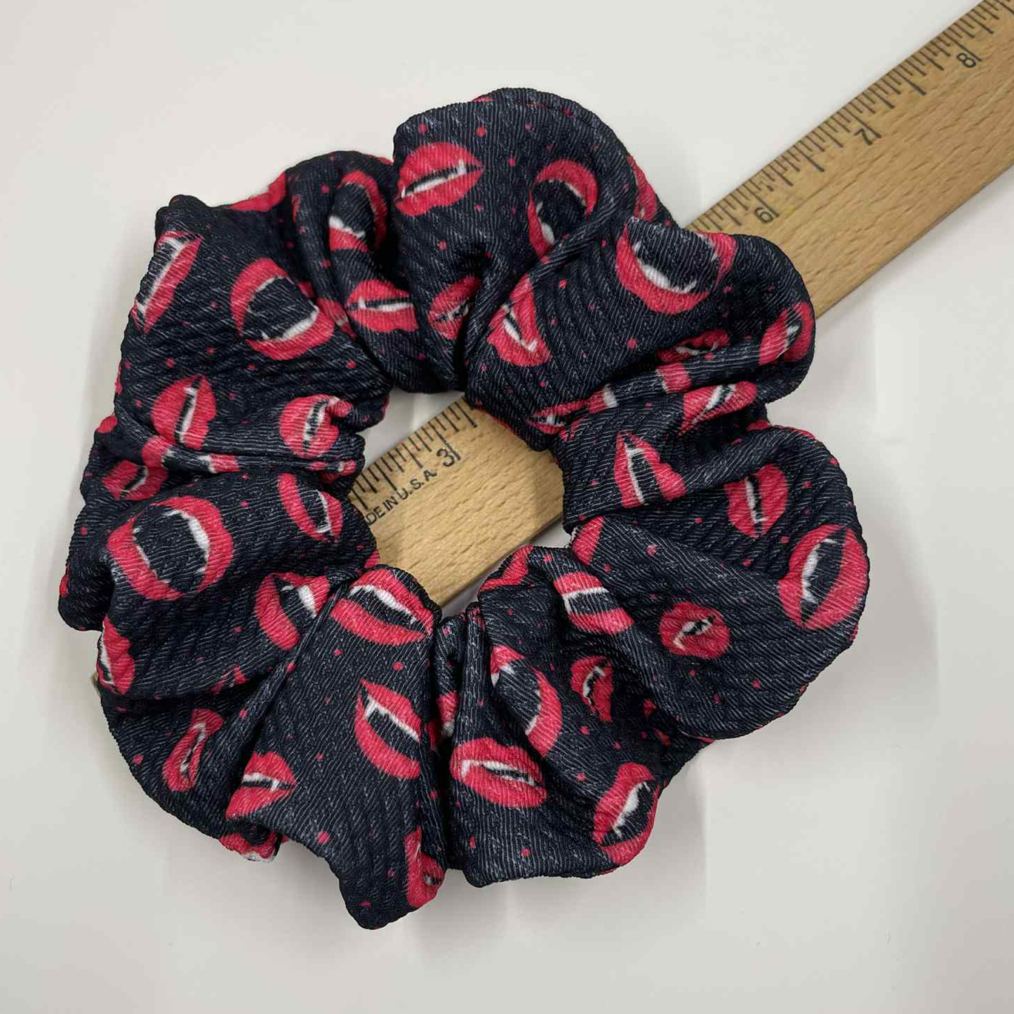 EDWARD'S BELLA HAIR SCRUNCHIE