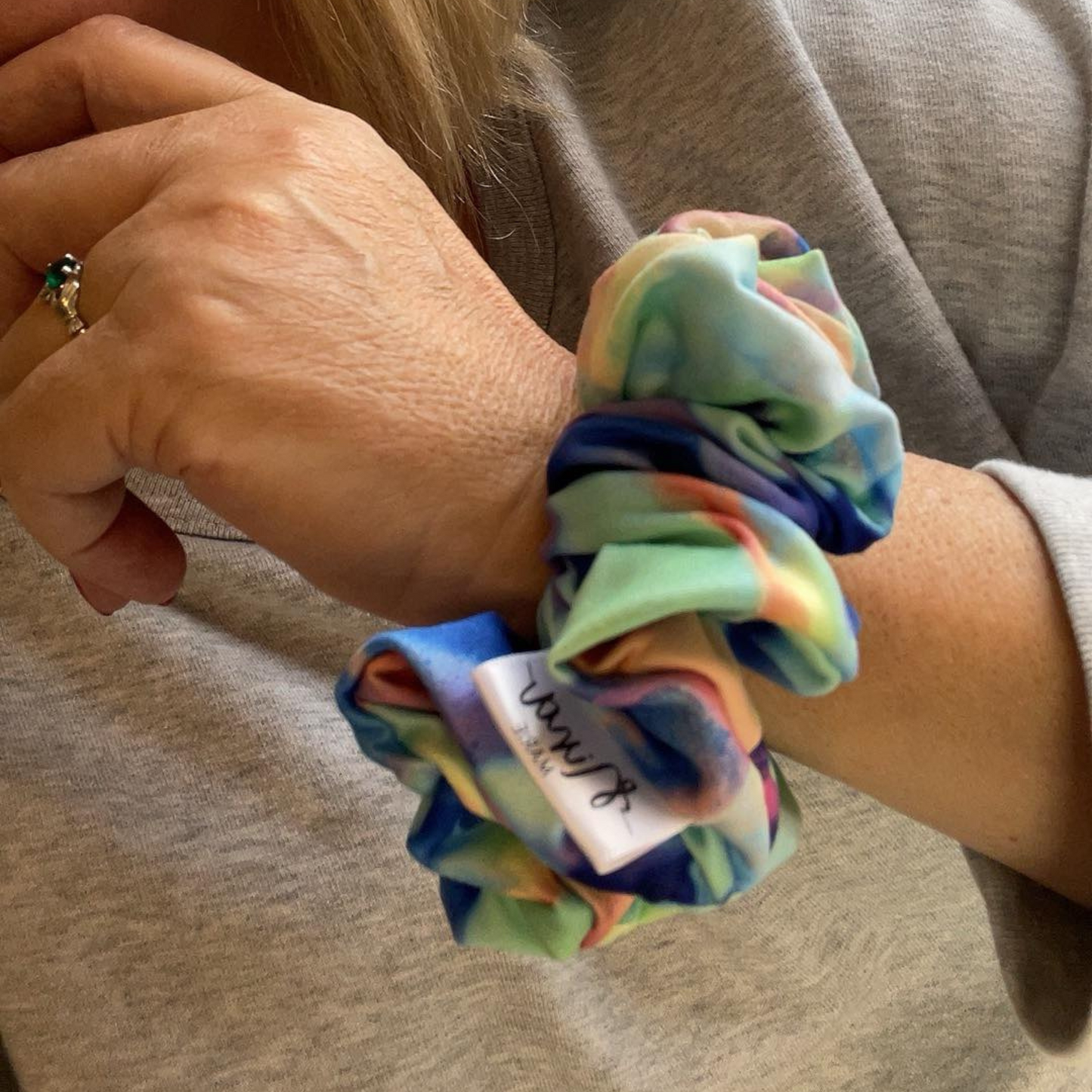 THE MELANIE XL HAIR SCRUNCHIE