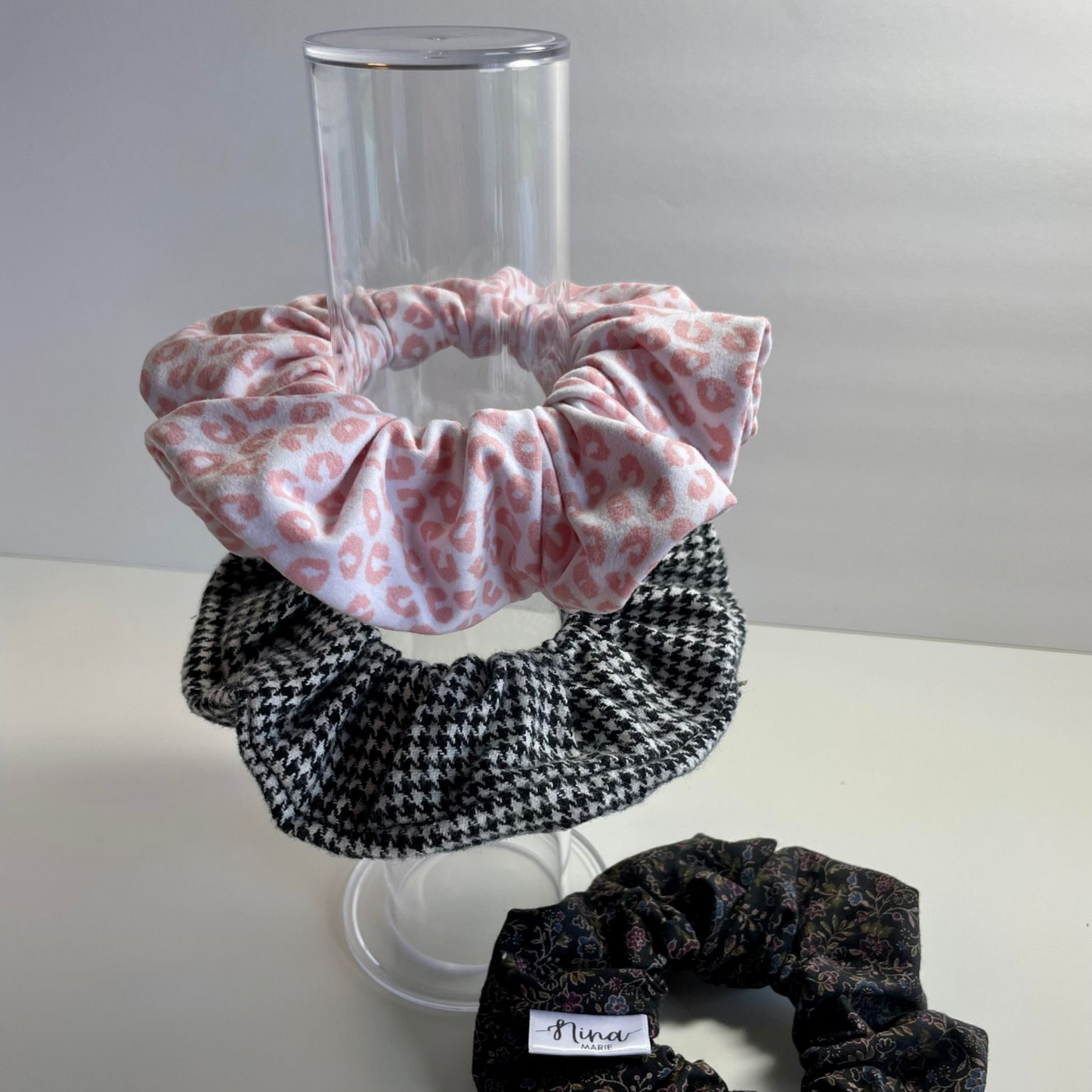 HAIR SCRUNCHIE HOLDER