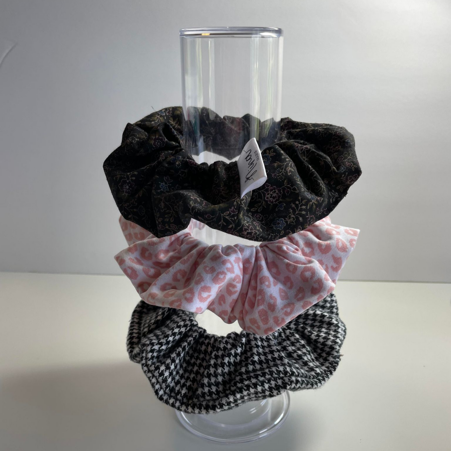 HAIR SCRUNCHIE HOLDER