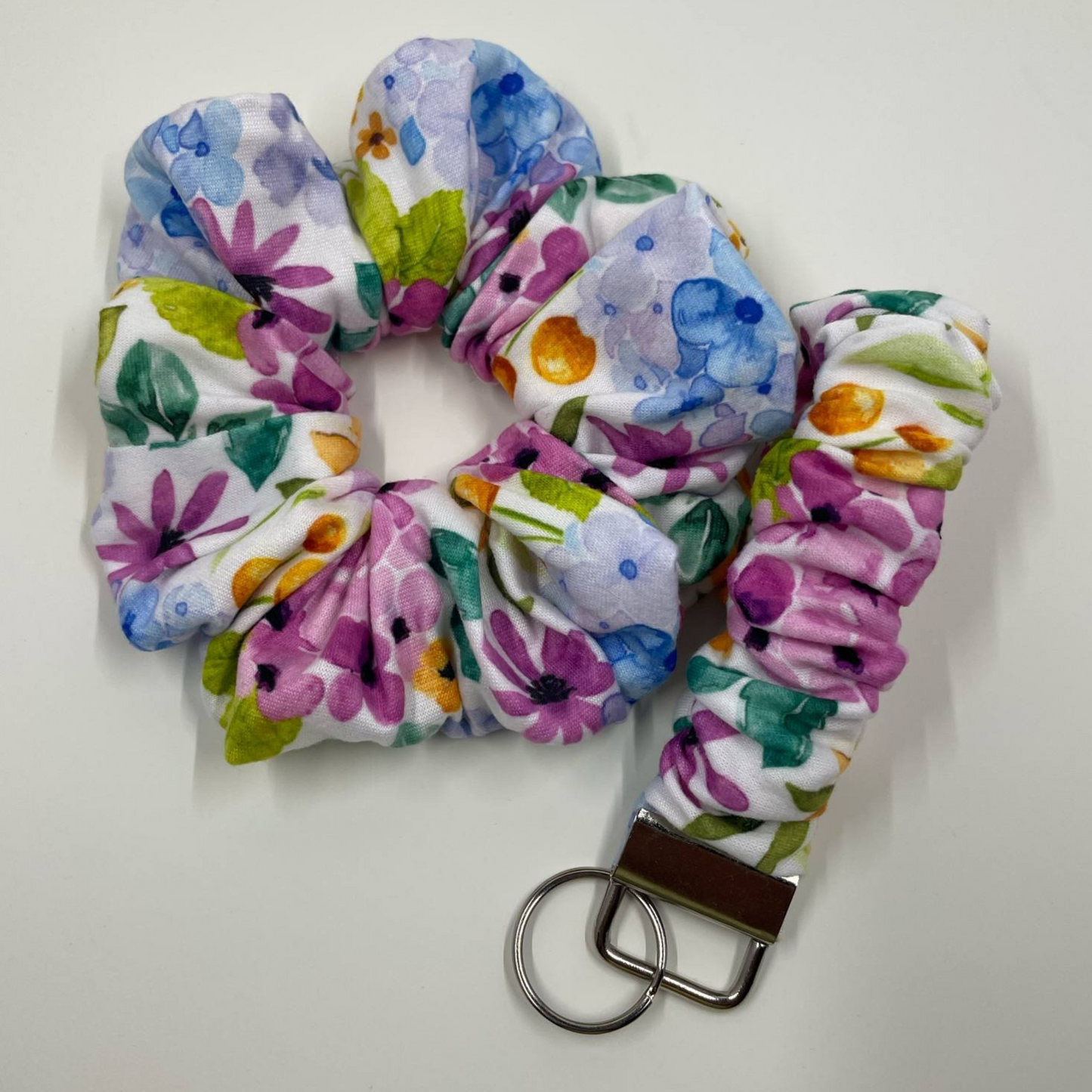 THE FLEUR SCRUNCHIE KEYCHAIN