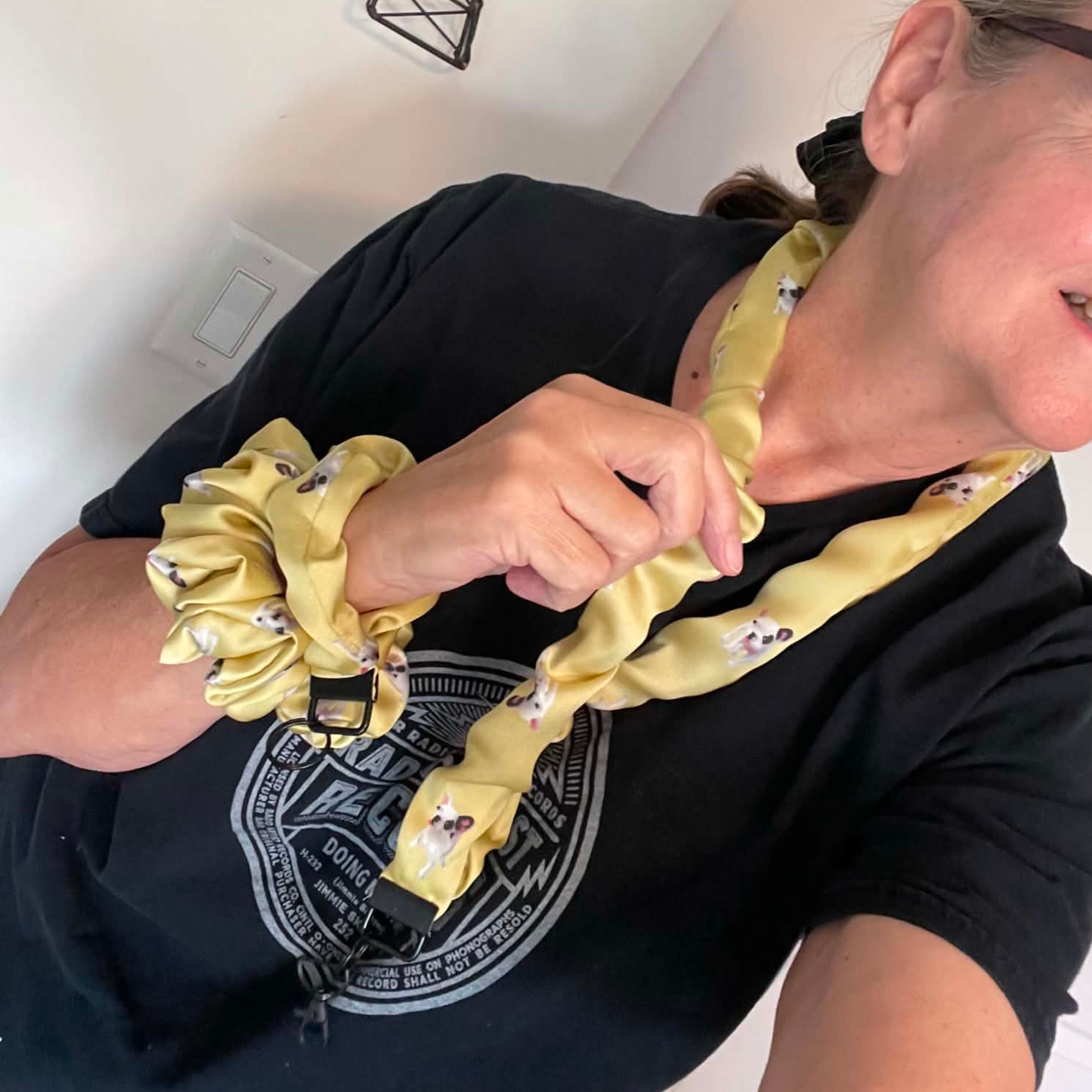 THE FRENCHIE SCRUNCHIE KEYCHAIN