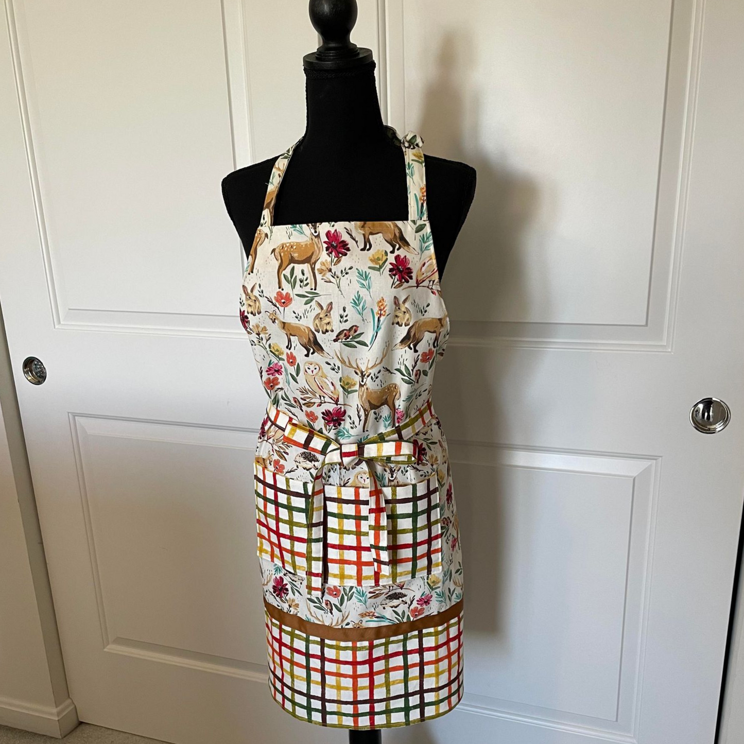 THE WOODLAND APRON