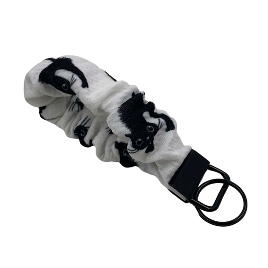 THE SALEM HALLOWEEN SCRUNCHIE KEYCHAIN