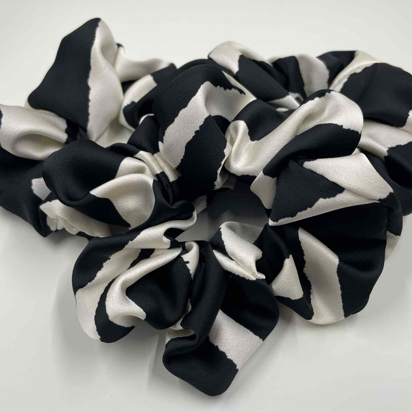 THE ZELDA ZEBRA HAIR SCRUNCHIE