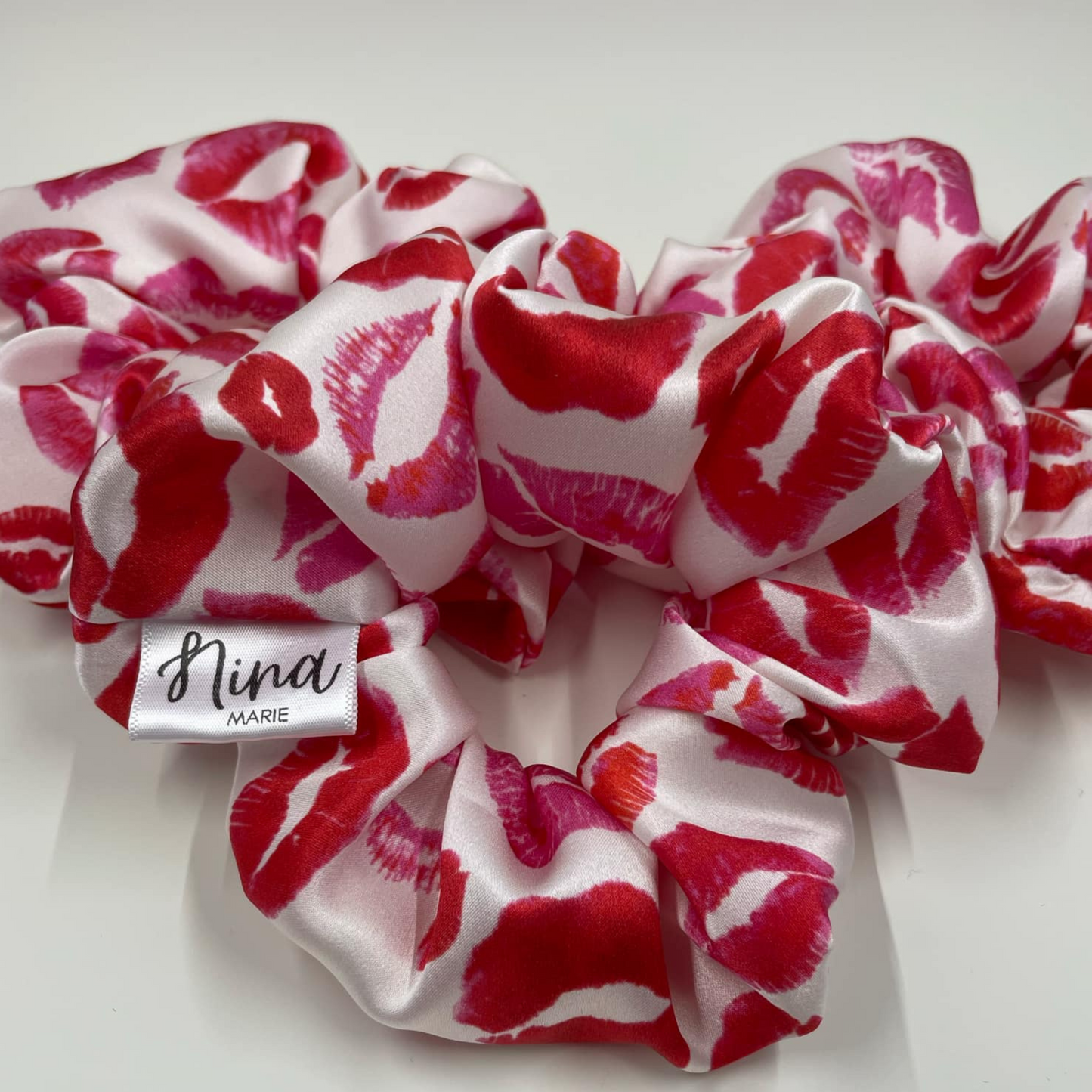 THE LIPSTICK KISSES SILK SCRUNCHIE